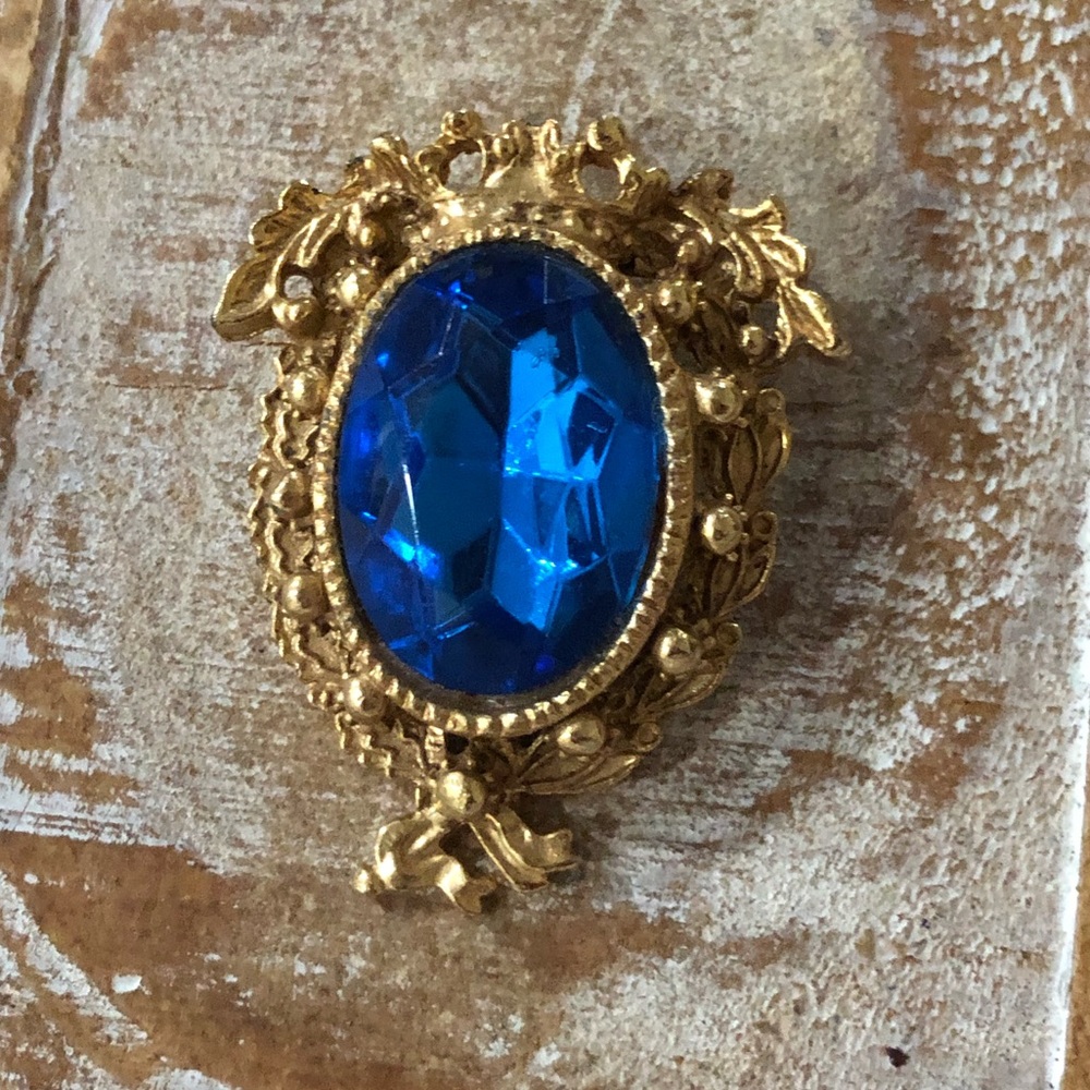COPY - Vintage Rhinestone Brooch